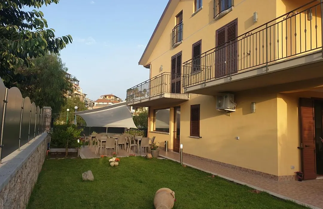 B&B Villa Chiara - Bed And Breakfast-1